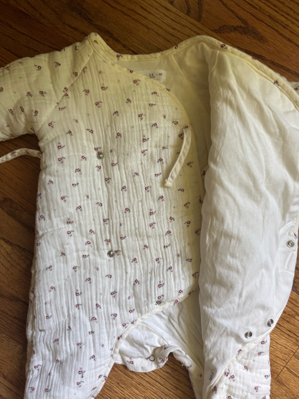 Zara Cream Muslin Footed One-Piece with Tiny Pink Floral Print 3-6 months - Picture 2 of 5